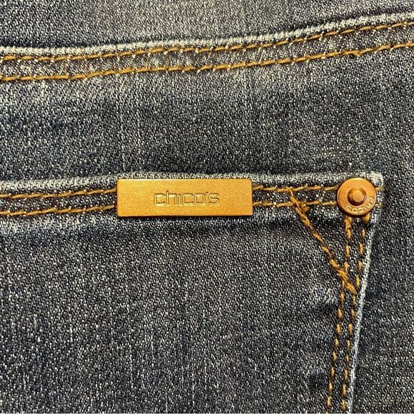 Chico's So Slimming Girlfriend Slim Leg Cropped Capri Jeans Size 0.5R or 6R - Picture 8 of 8